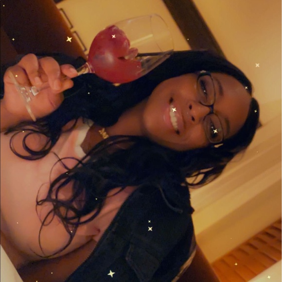 Meet your Posher, V - Picture 2 of 2